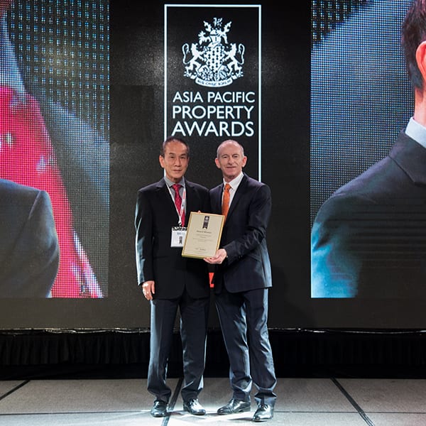 Arkitek KDI managing director Dato Sri John Lau Kah Sieng (left) receives the award from International Property Awards president Stuart Shield in Bangkok recently.